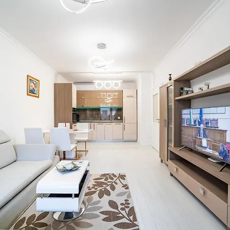 شقة Grand Karavel Center Lux فارنا